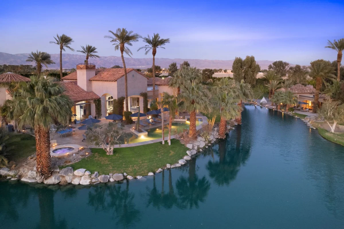 Mirabella Estate with Private Lake #121