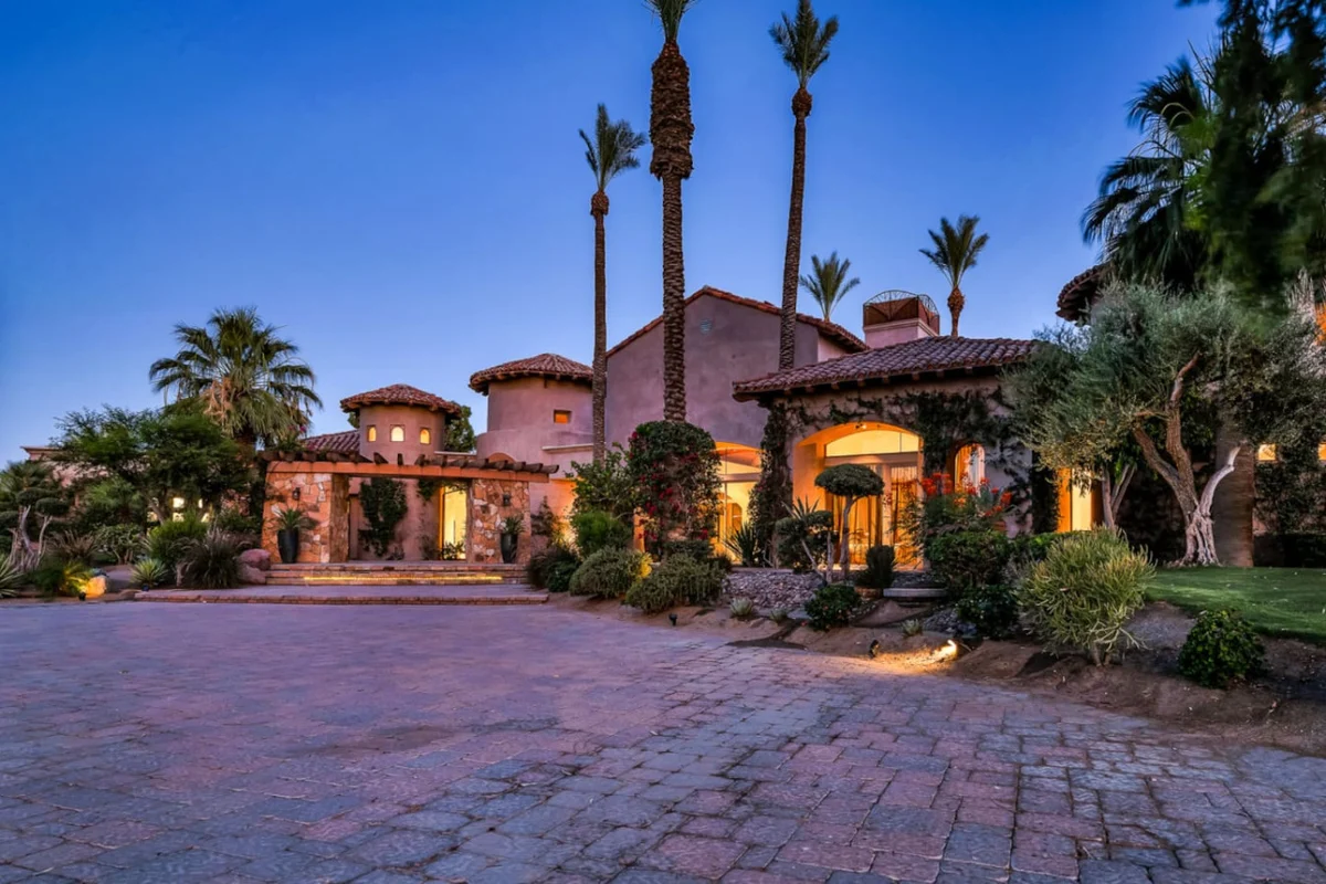 Mirabella Estate with Private Lake #162