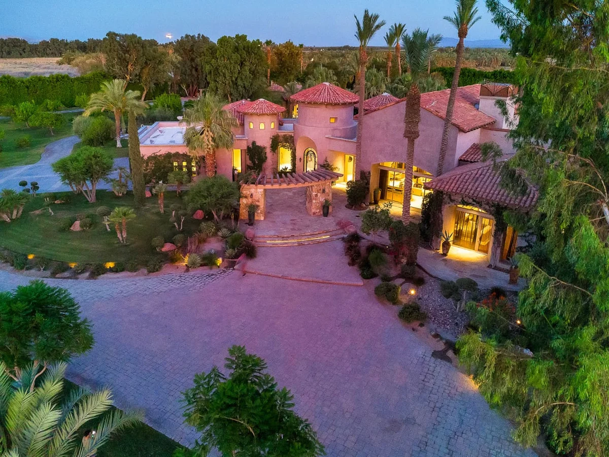Mirabella Estate with Private Lake #98