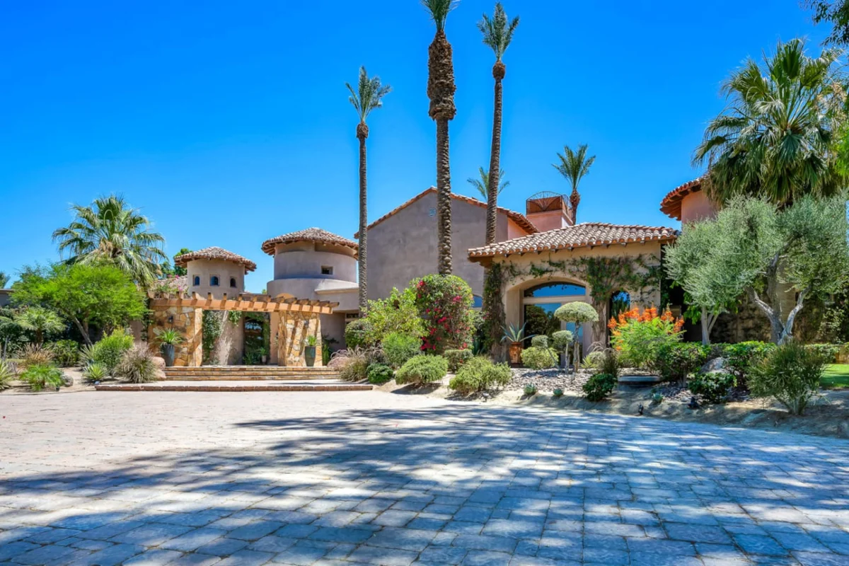 Mirabella Estate with Private Lake #163