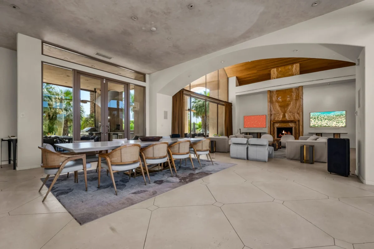 Mirabella Estate with Private Lake #91