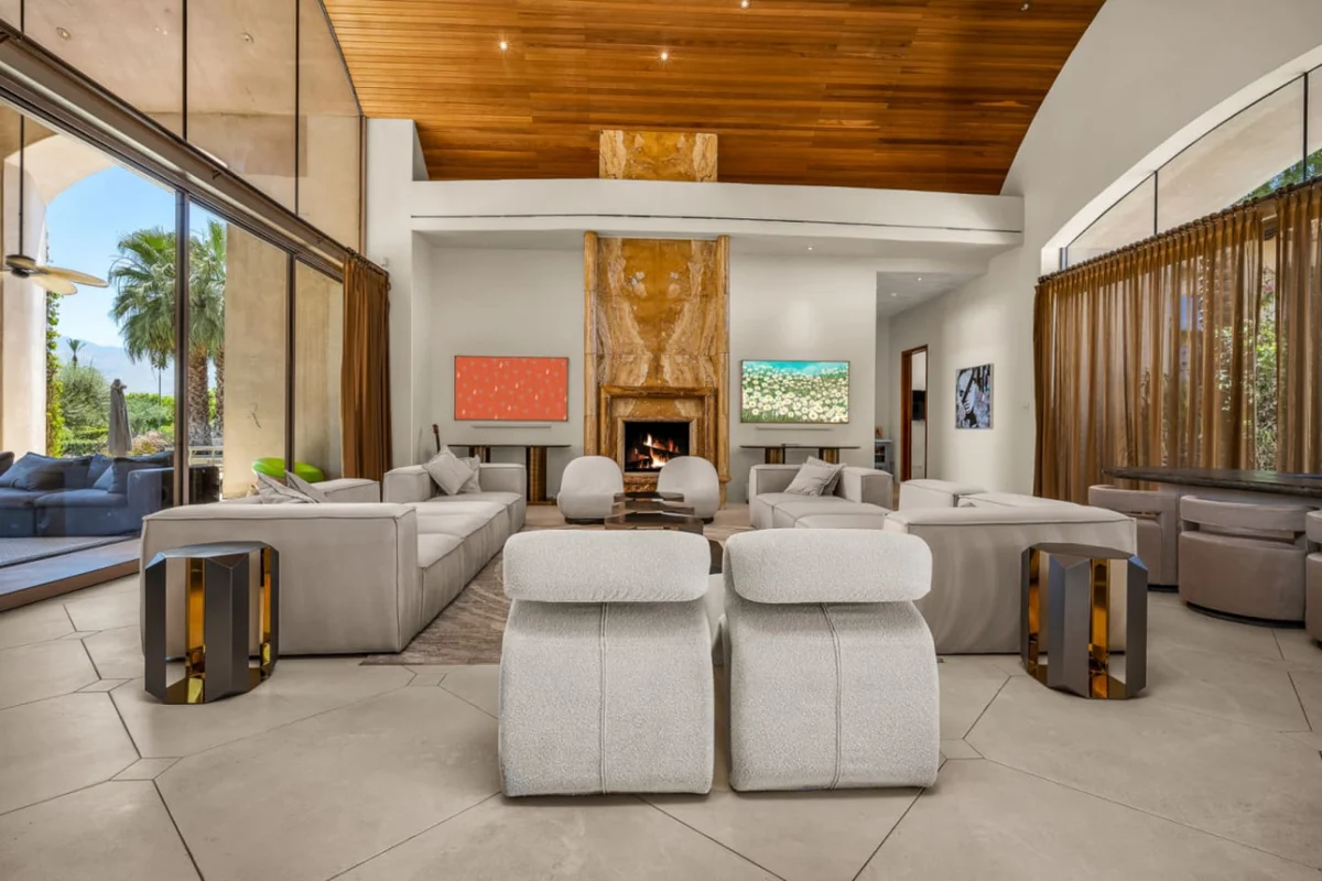 Mirabella Estate with Private Lake #152
