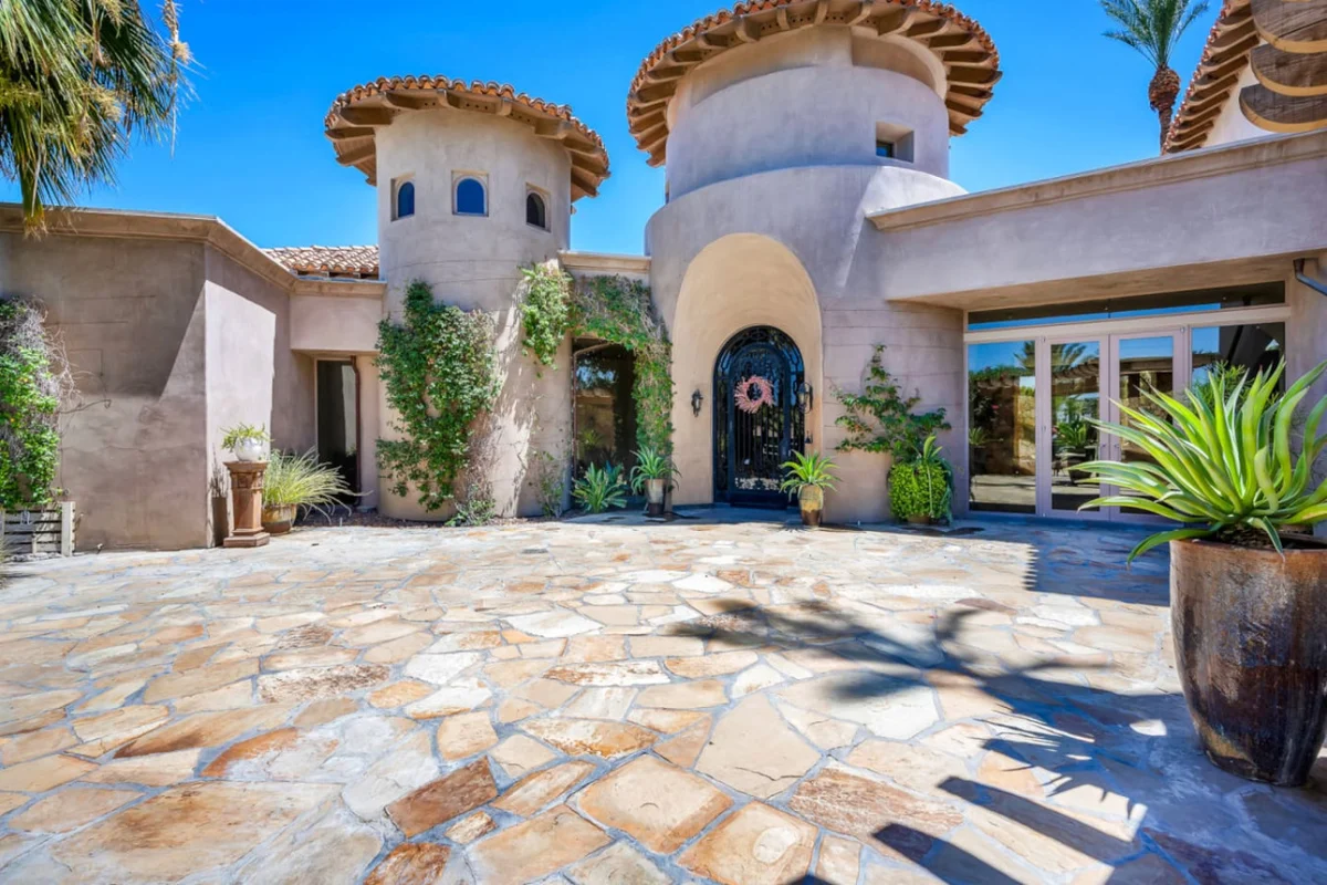 Mirabella Estate with Private Lake #70