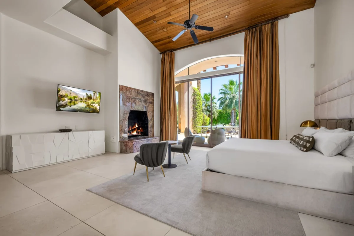 Mirabella Estate with Private Lake #203