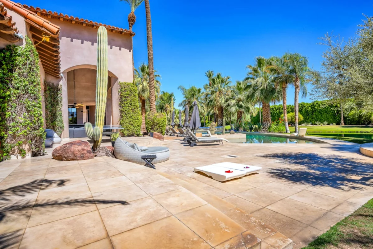 Mirabella Estate with Private Lake #196
