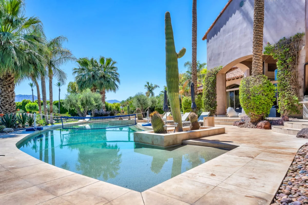 Mirabella Estate with Private Lake #190