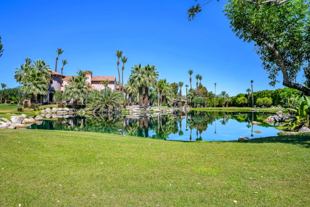 Mirabella Estate with Private Lake #184