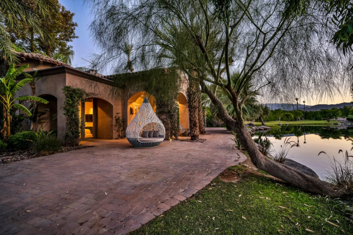 Mirabella Estate with Private Lake #192