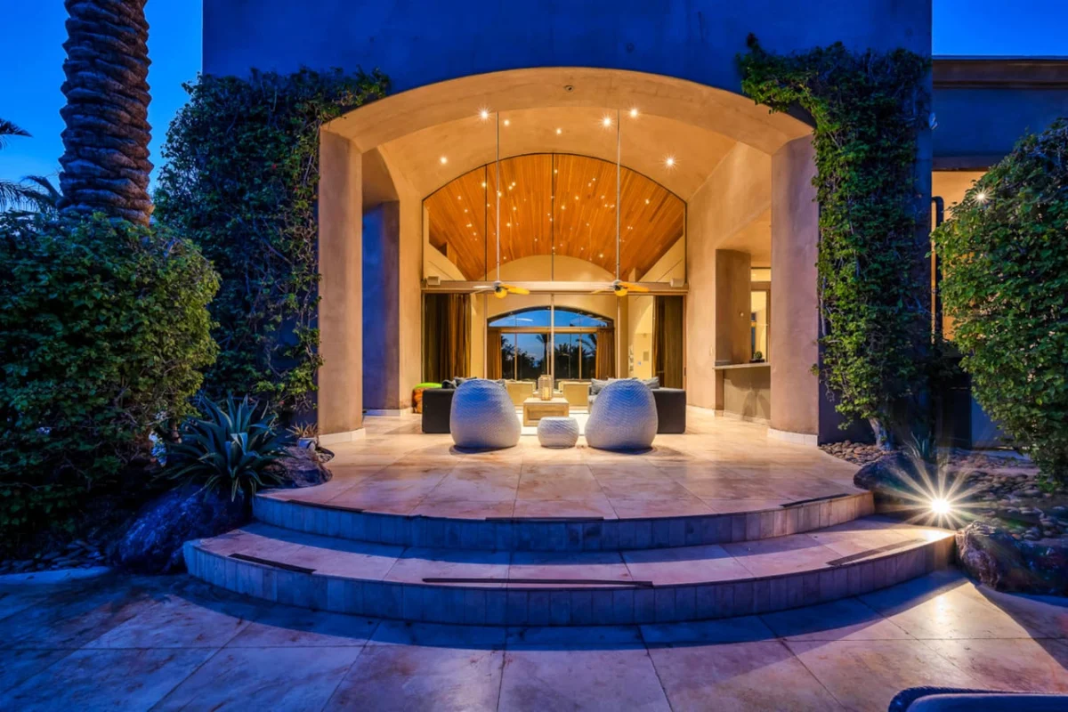 Mirabella Estate with Private Lake #204