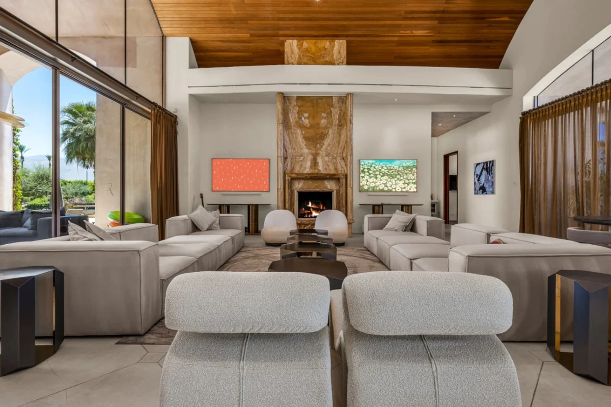 Mirabella Estate with Private Lake #180