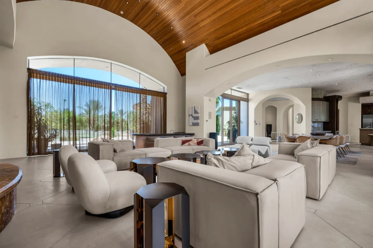 Mirabella Estate with Private Lake #189
