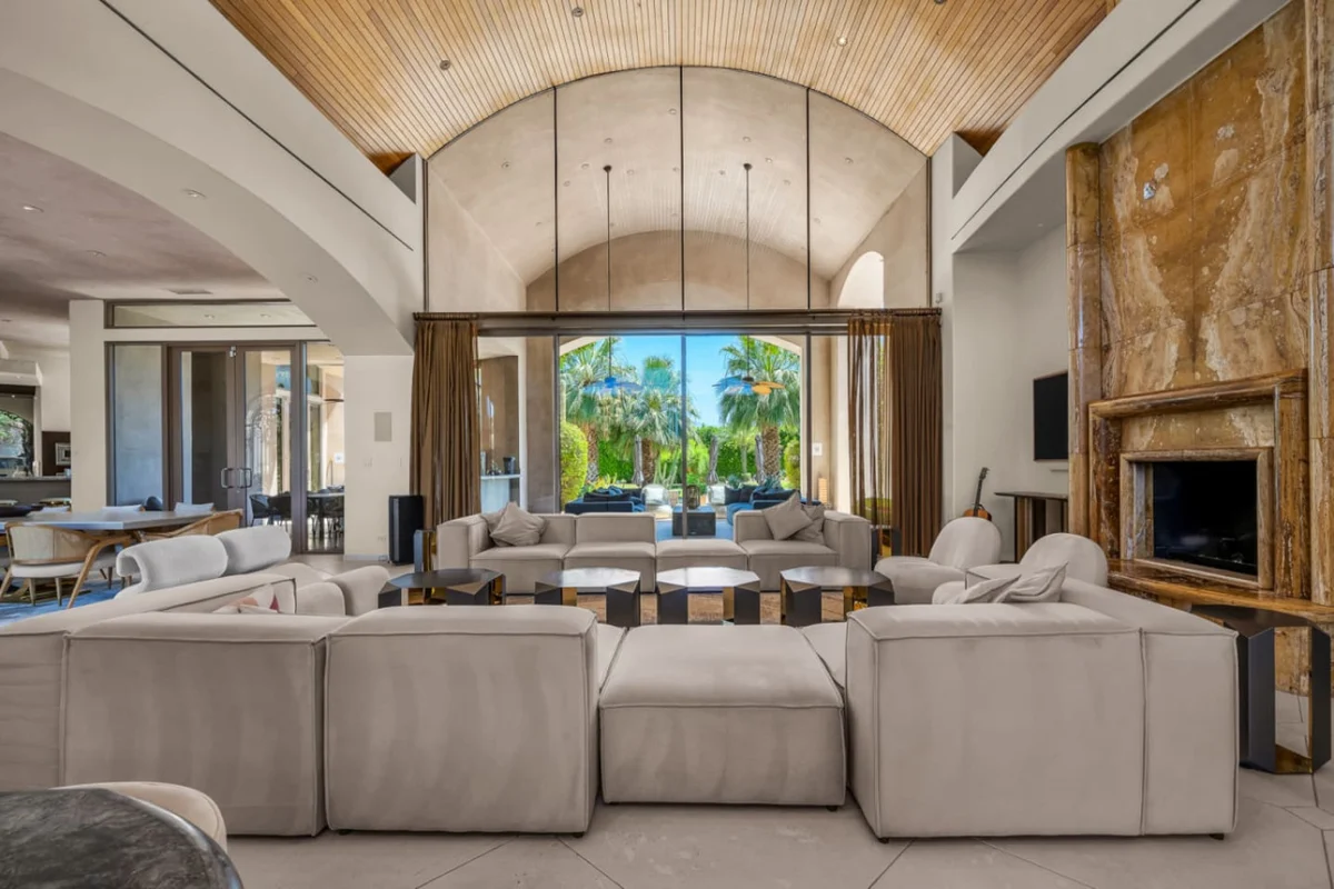 Mirabella Estate with Private Lake #175