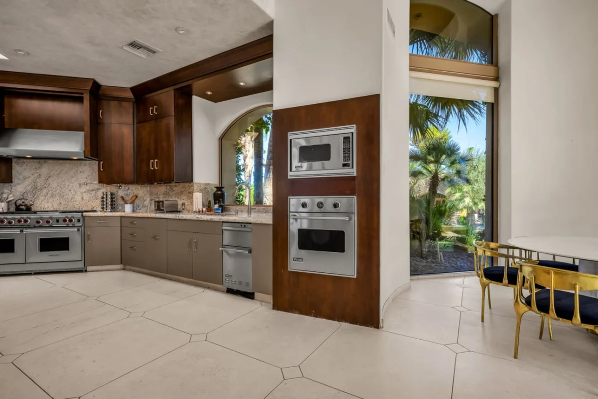 Mirabella Estate with Private Lake #249