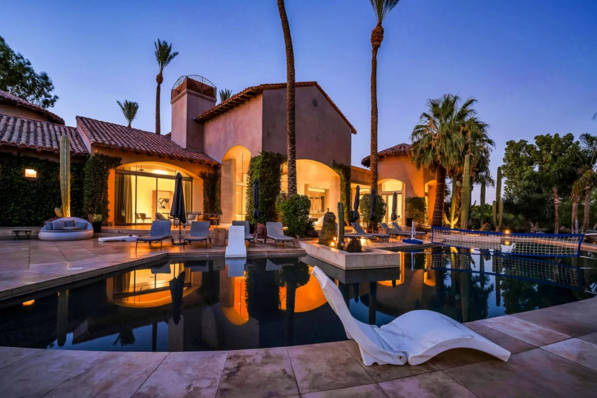 Mirabella Estate with Private Lake #258