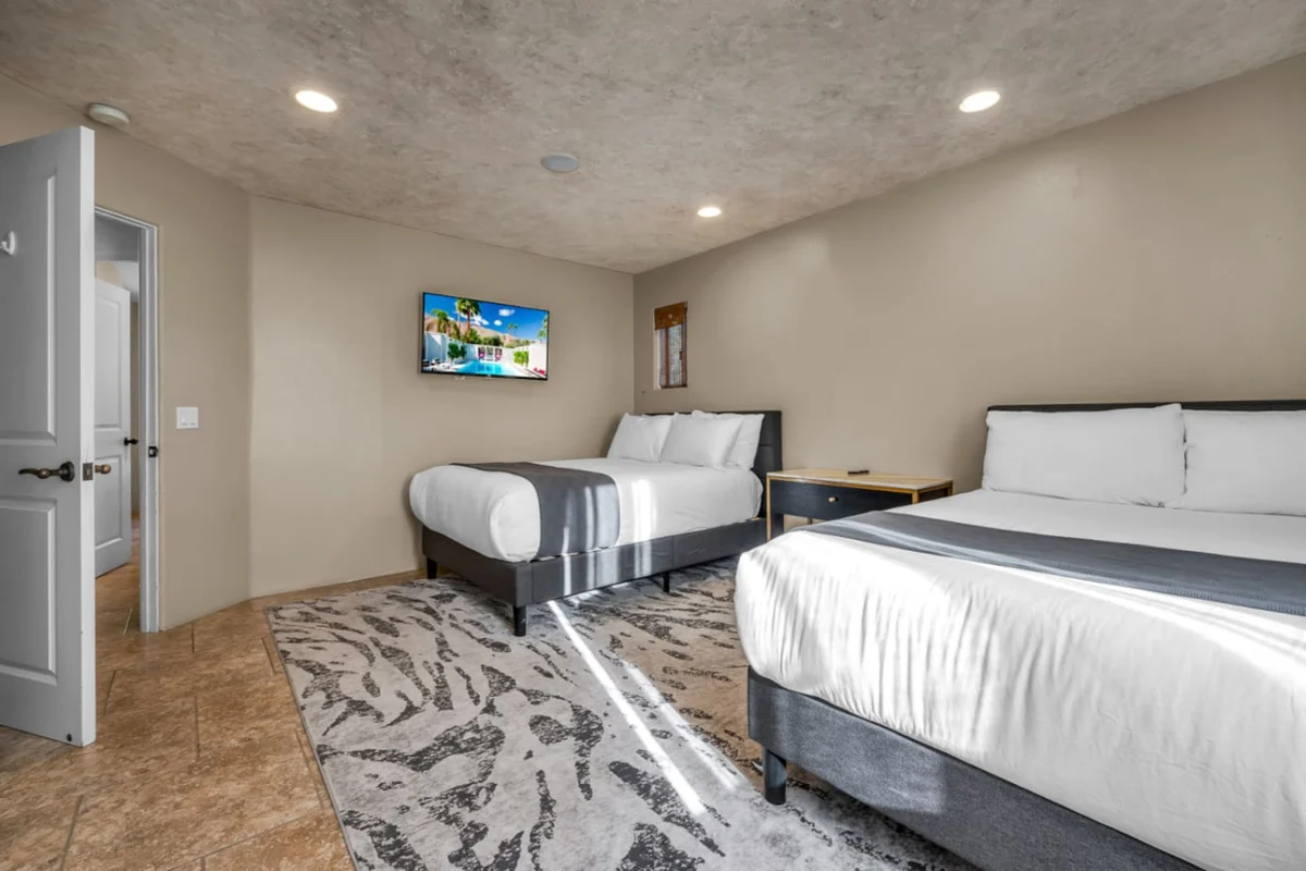 Mirabella Estate with Private Lake #194