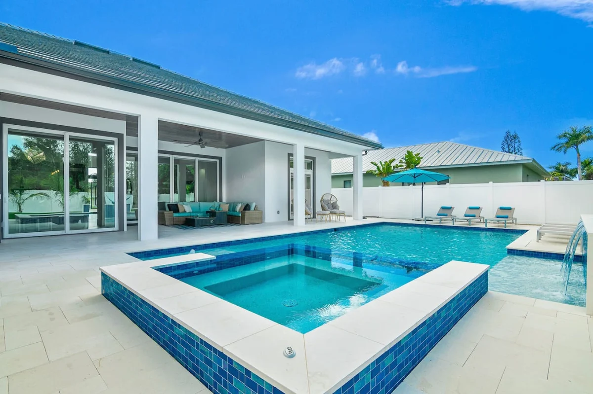 Blue Diamond Beach Home #90