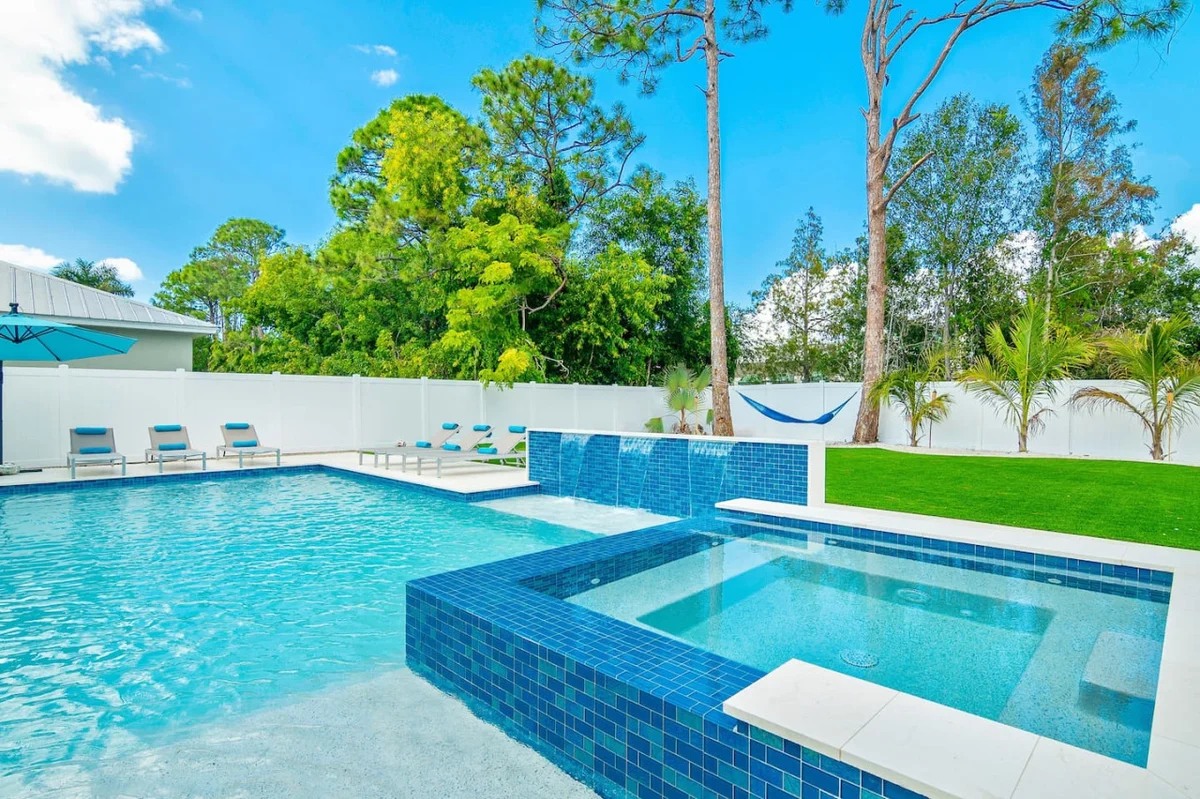 Blue Diamond Beach Home #102