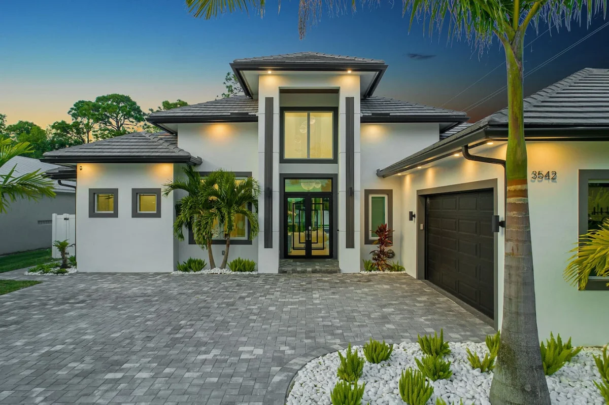 Blue Diamond Beach Home #103