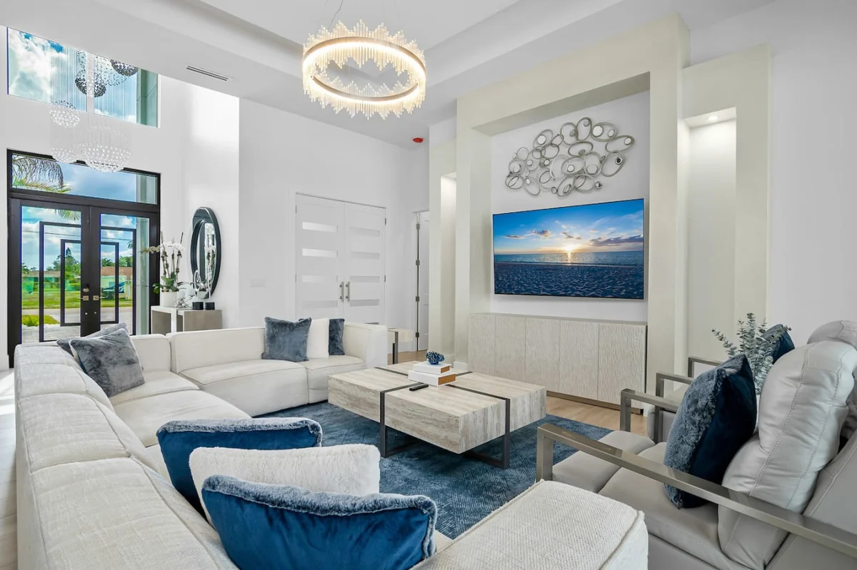 Blue Diamond Beach Home #110