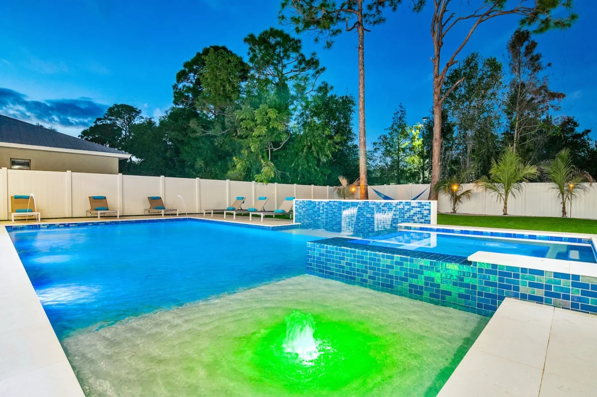Blue Diamond Beach Home #128