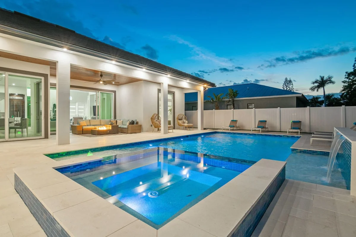 Blue Diamond Beach Home #131