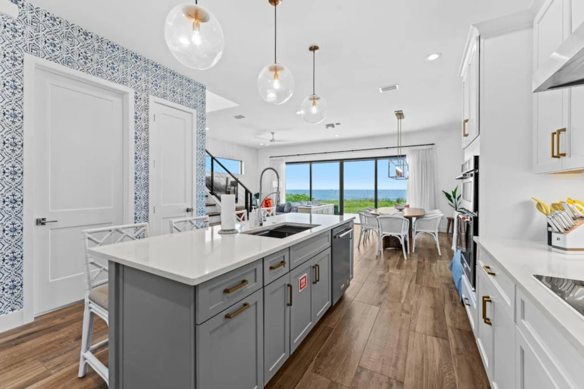 NEW Luxury Modern Beachfront Villa w/ Heated Pool #92