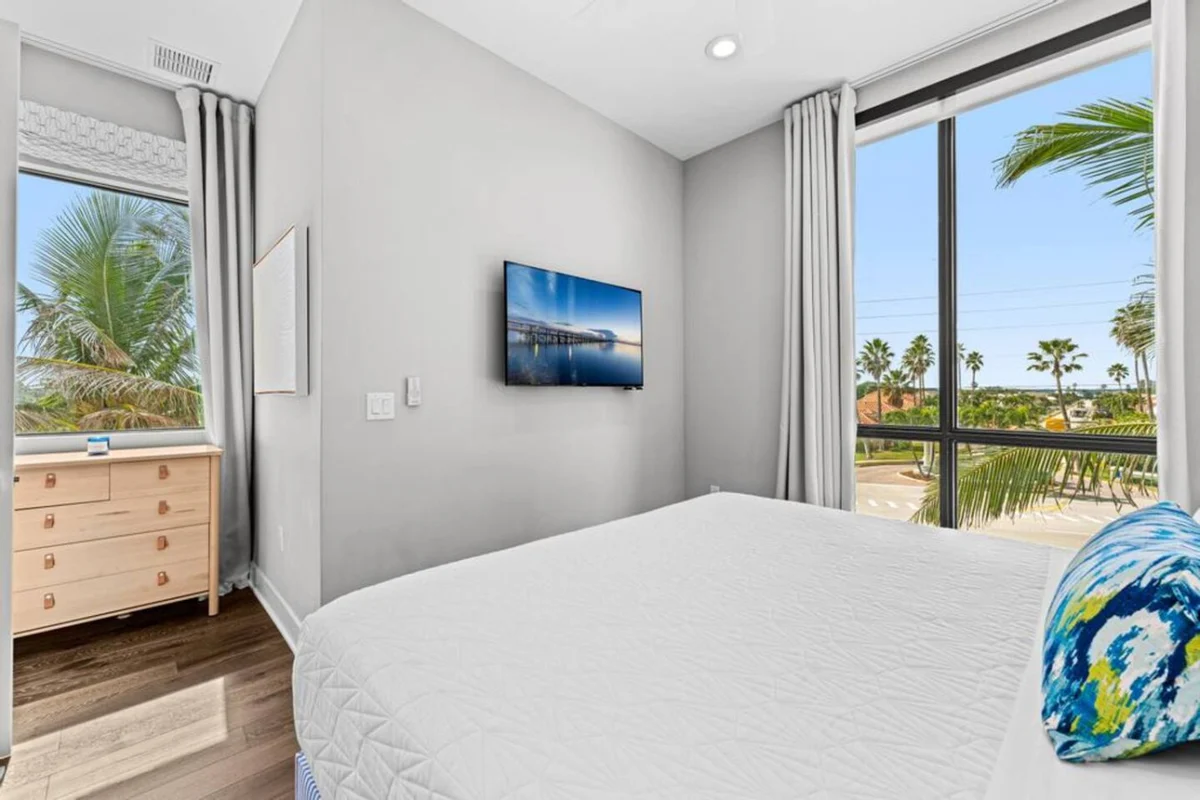 NEW Luxury Modern Beachfront Villa w/ Heated Pool #104