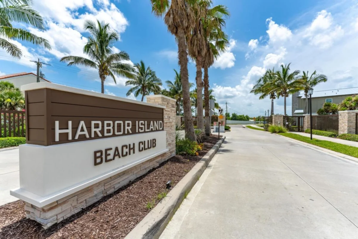 NEW Luxury Modern Beachfront Villa w/ Heated Pool #86