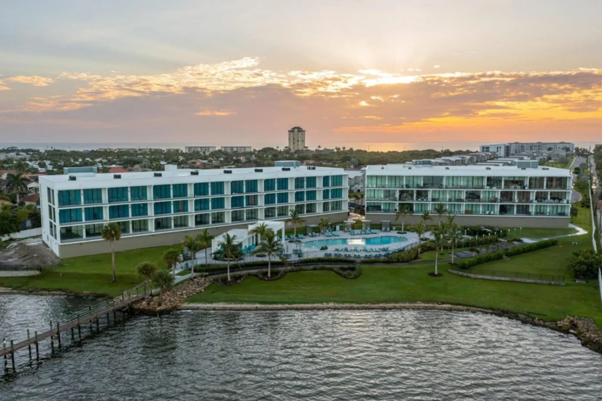 NEW Luxury Modern Beachfront Villa w/ Heated Pool #52