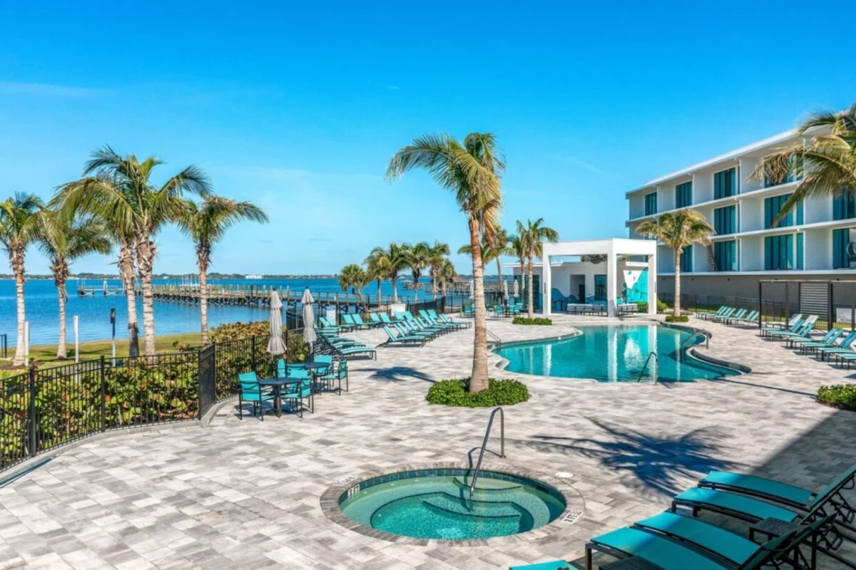 NEW Luxury Modern Beachfront Villa w/ Heated Pool #44