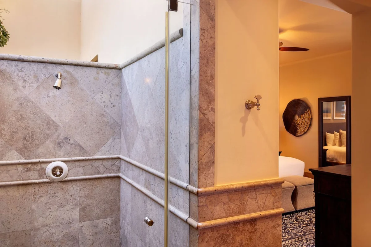 Exclusive 5-BR Golf Villa: Featuring Cart & Private Transport! #38