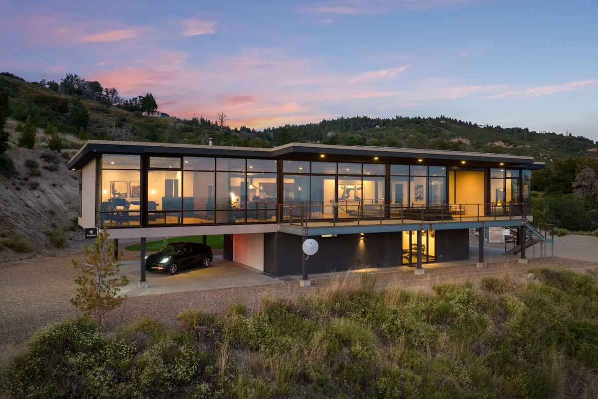 Dream House Hideaway and Hot Tub with Amazing View #108