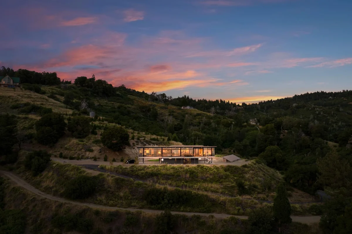 Dream House Hideaway and Hot Tub with Amazing View #127