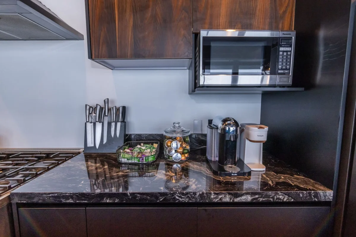 Dream House Hideaway and Hot Tub with Amazing View #128