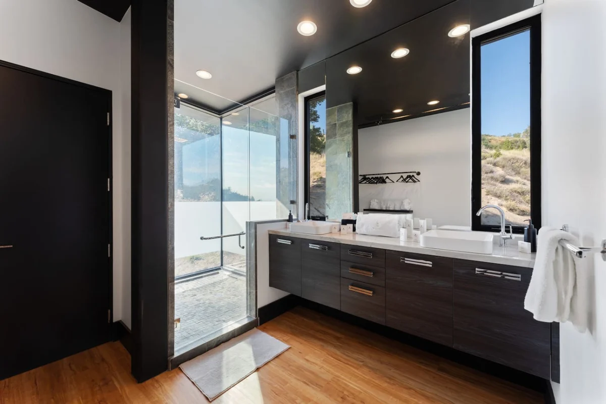 Dream House Hideaway and Hot Tub with Amazing View #105