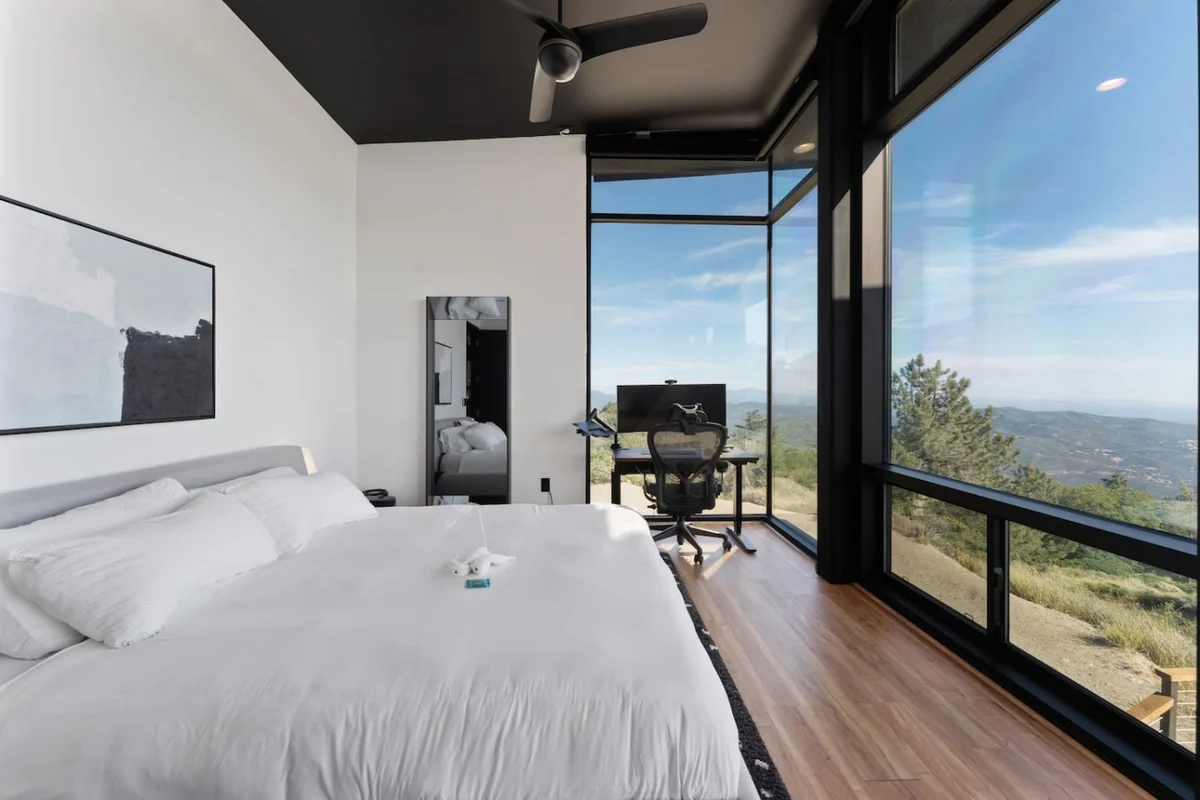 Dream House Hideaway and Hot Tub with Amazing View #133