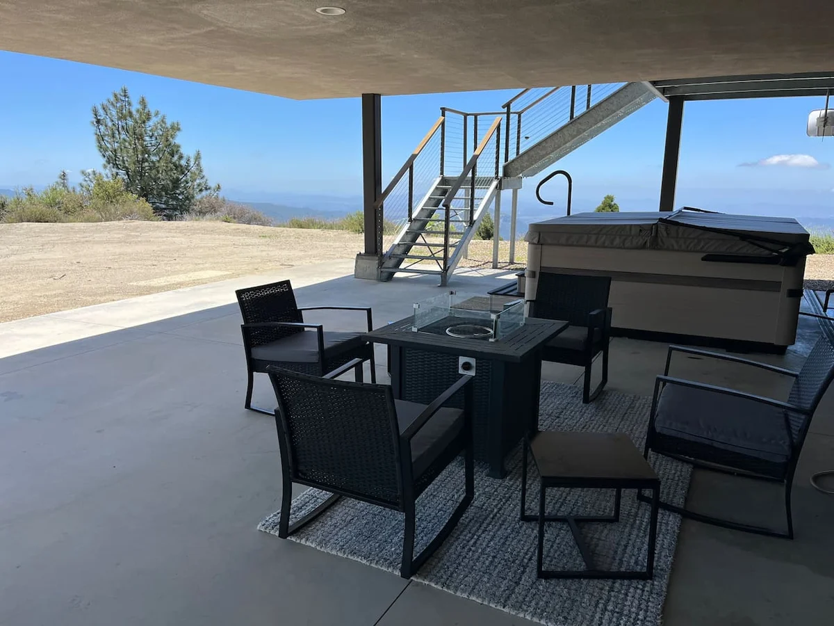 Dream House Hideaway and Hot Tub with Amazing View #125