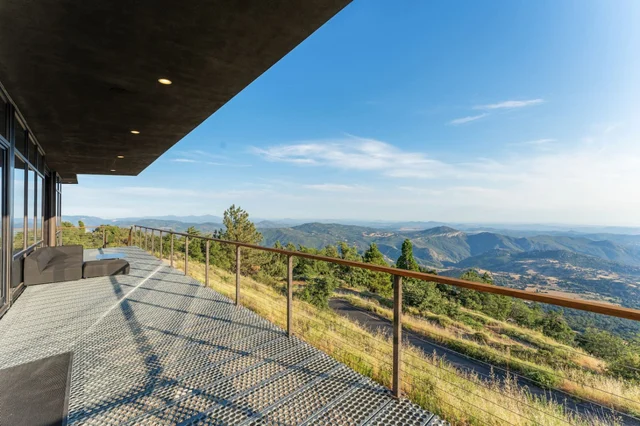 Dream House Hideaway and Hot Tub with Amazing View