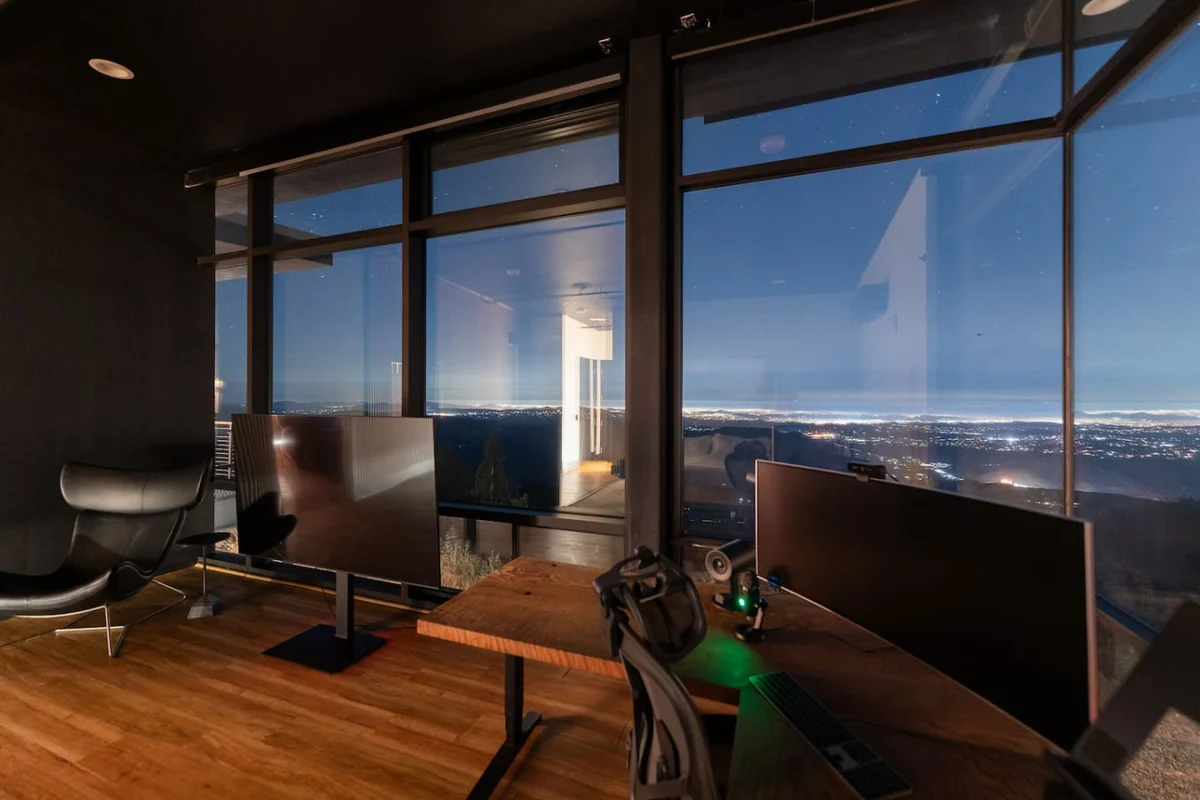 Dream House Hideaway and Hot Tub with Amazing View #101