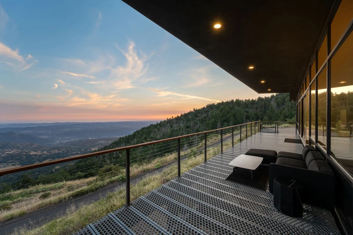 Dream House Hideaway and Hot Tub with Amazing View #124