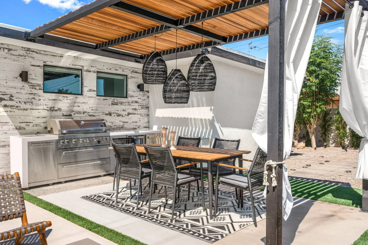 Home in Palm Springs property photo 4
