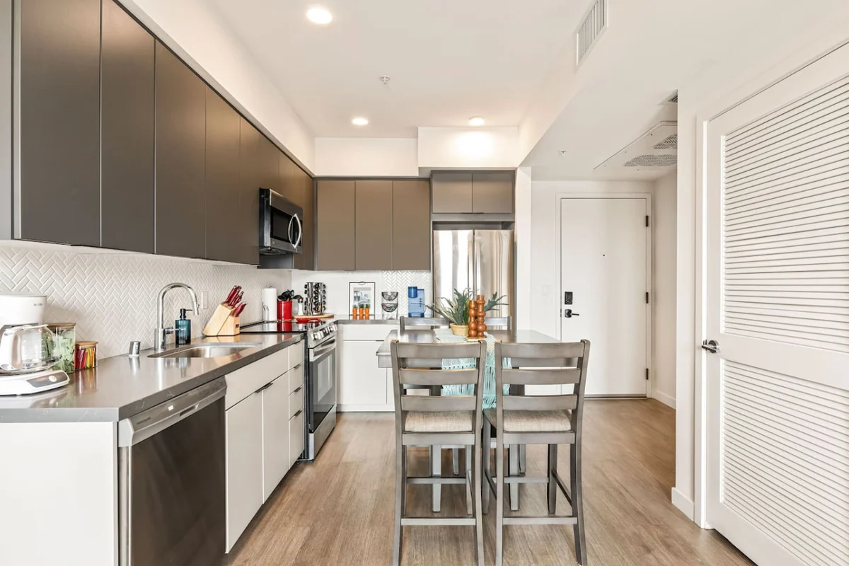 Home in Los Angeles property photo 3