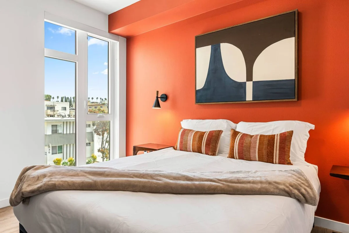 Home in Los Angeles property photo 2