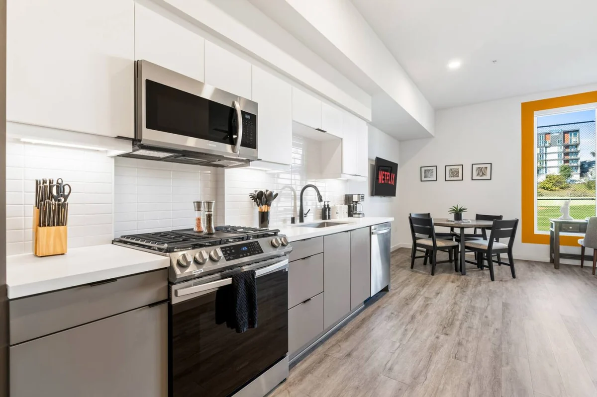 Home in Los Angeles property photo 3