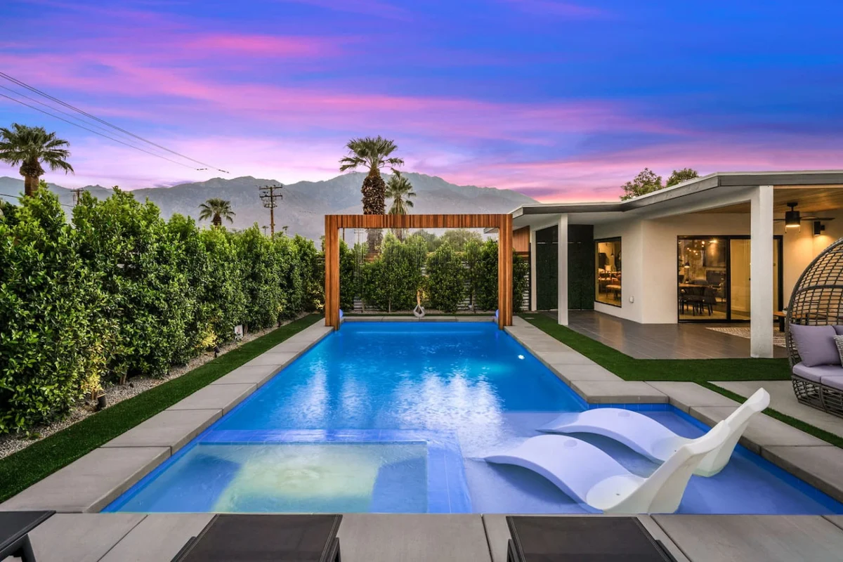 Home in Palm Springs property photo 3