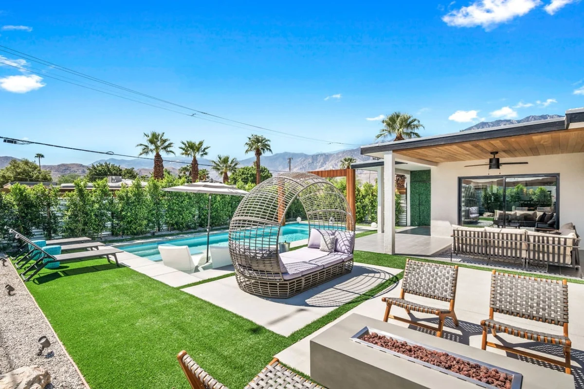 Home in Palm Springs property photo 4