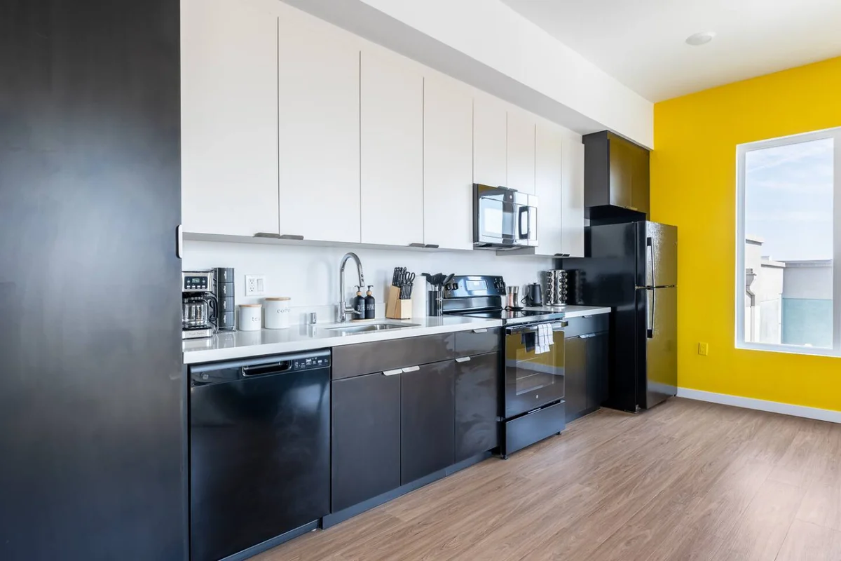 Home in Los Angeles property photo 3