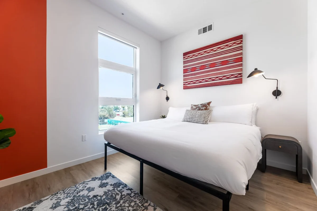 Home in Los Angeles property photo 4