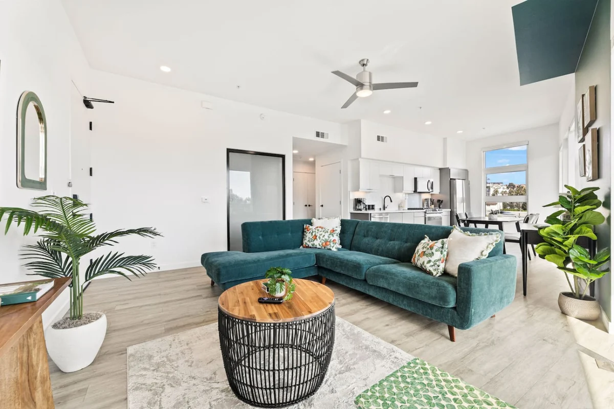 Home in Los Angeles property photo 5
