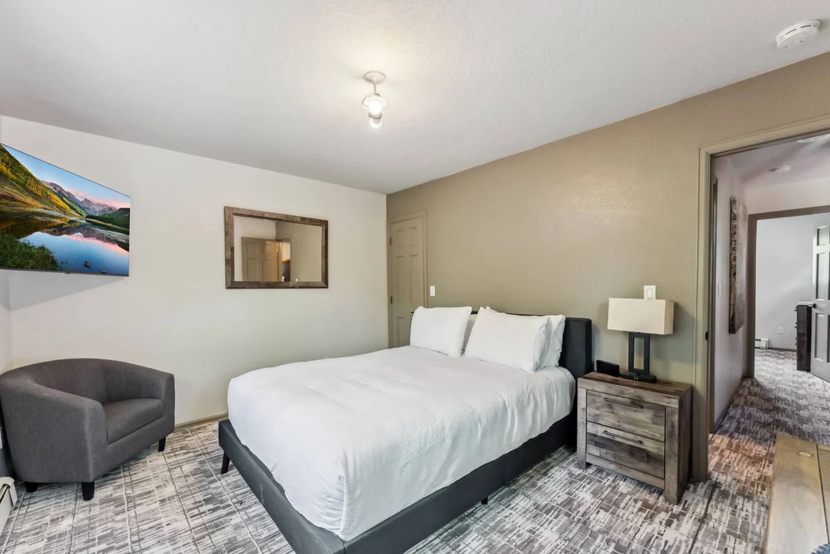 EagleVail Alpine Escape | Riverside Luxe W/ Spa #93